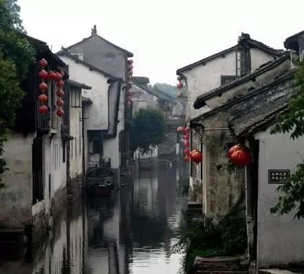 救援臭美男孩